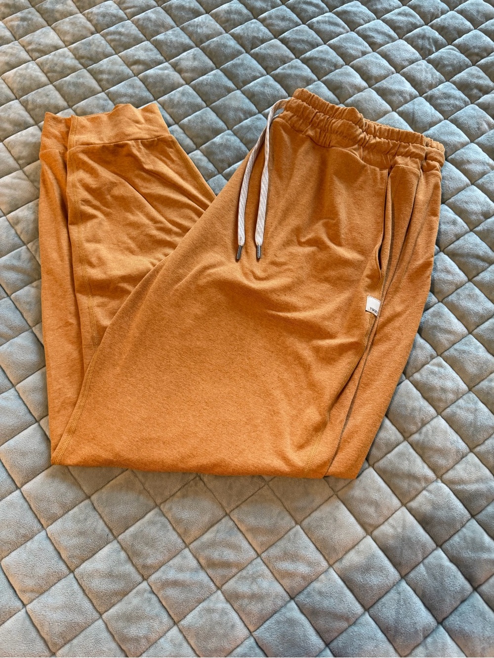 Vuori Performance Joggers - size M